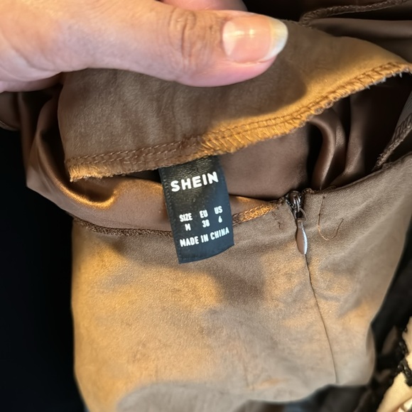 NWOT ADORABLE suede look romper! Size M. Open back with amazing frills! - Picture 8 of 8